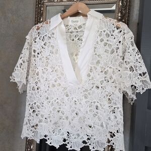 Psophia Ivory Lace V-Neck Blouse